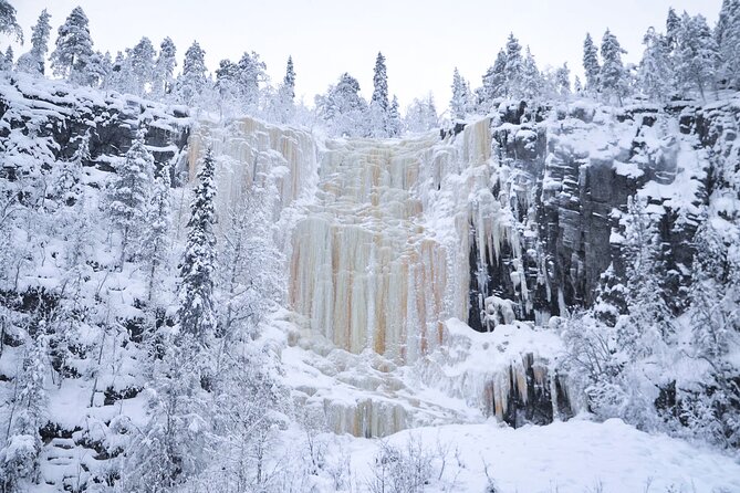 Korouoma Canyon Frozen Waterfalls - The hike itself: 5 km of snowy canyon walking, with a climb at the end