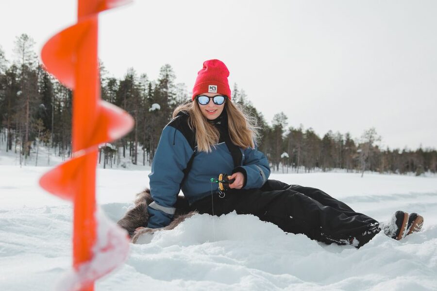 Levi: Finnish Ice Fishing Tour by Car - The Best Pause in the Day: Silence, Campfire Warmth, and Hot Drinks