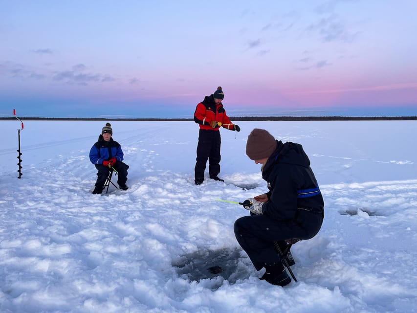 Levi: Ice Fishing Trip in a small group - Ice fishing near Levi: why a frozen lake is such a different experience