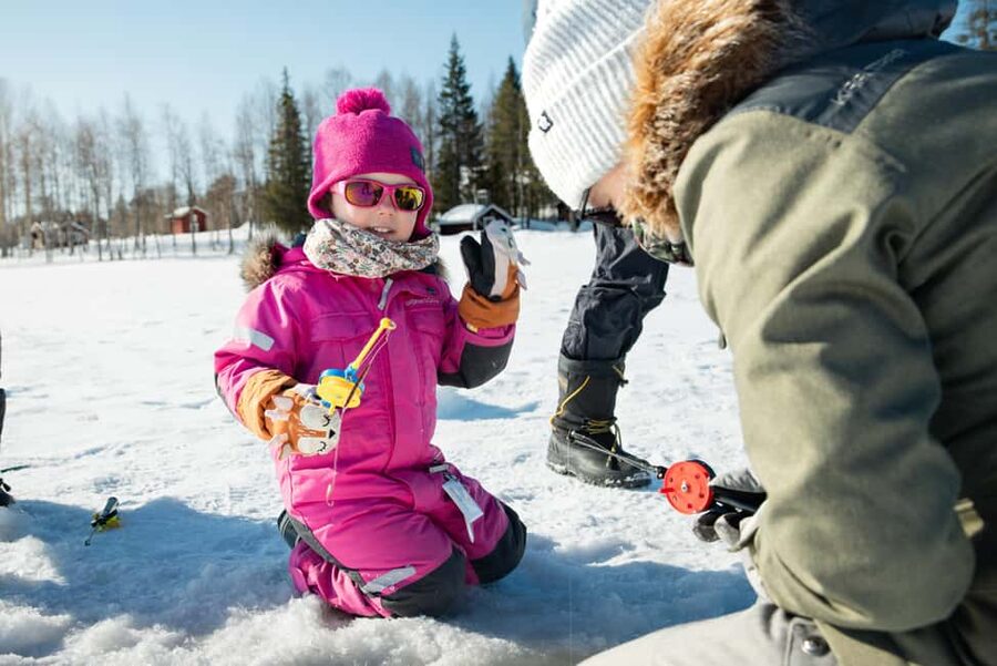 Levi Lapland: Arctic Ice-Fishing - From the Levi area to a real arctic lake