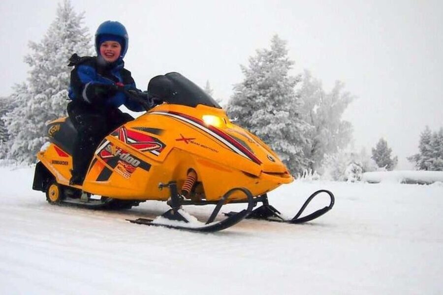 Levi: Lapland Family Snowmobile Safari - Why a Levi family snowmobile safari fits kids (and parents)