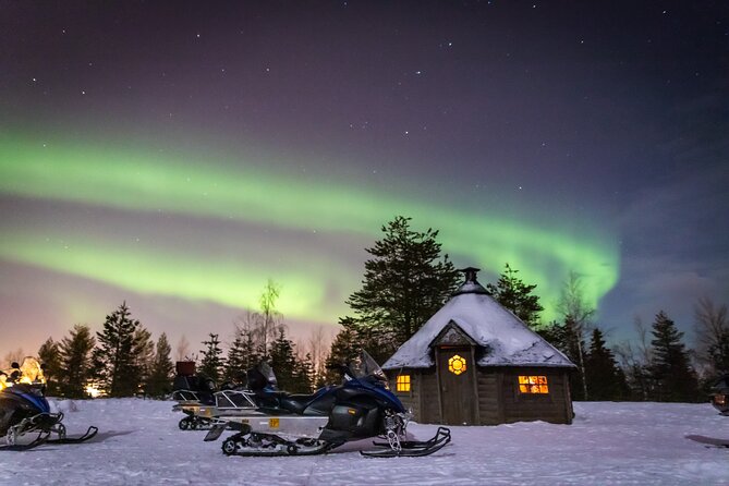 Levi Northern lights by snowmobile - Pickup, Timing, and Why the 8:00 pm Start Matters