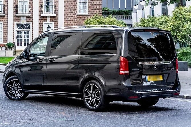 Minivan Departure Transfer Helsinki City to Helsinki Airport HEL - Timing Matters: How the 40-Minute Transfer Really Feels