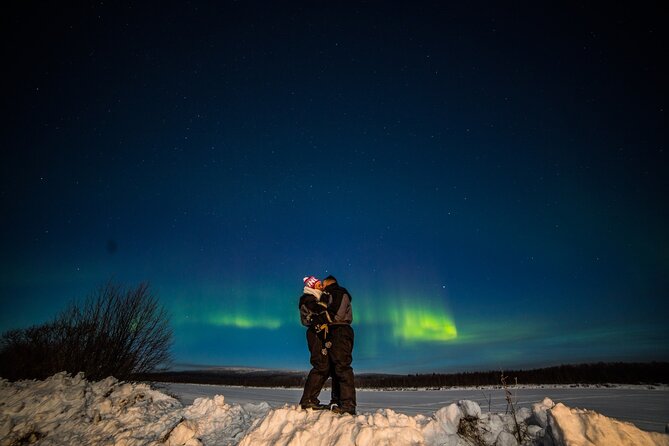 Northern Lights Hunt from Rovaniemi with Folk Tales and Snacks over Campfire - The aurora hunt approach: what “professional guide” means in practice