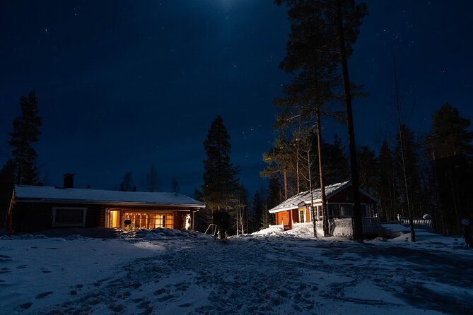 Northern Lights Hunting in Lappish old cottage - What the Guide Teaches (Science, Legends, and Practical Sky-Watching)