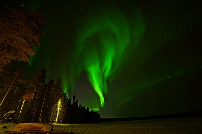 Northern Lights Hunting in Lappish old cottage - Photography Help and Personalized Attention You Can Feel