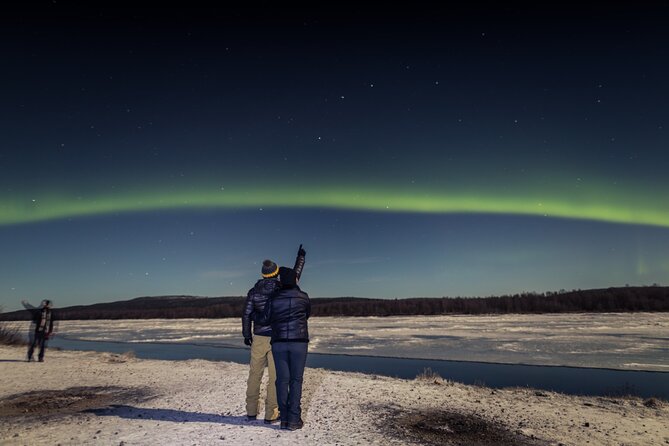 Northern lights hunting photo tour with bbq; small groups - The Night Flow: First Aurora Spot, Then BBQ Warm-Up