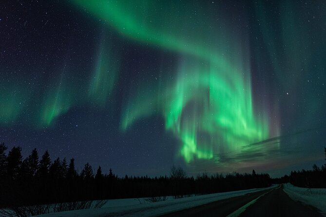 Northern Lights Hunting with a photographer (Only small groups) - While you wait, warm drinks, cookies, and learning to read aurora apps