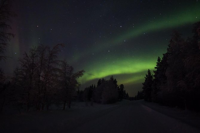 Northern lights hunting with car - How the guide boosts your odds using weather, cloudiness, and space data