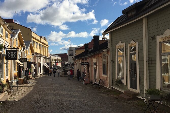 Private Helsinki Tour Highlights & Visit Porvoo City 1346 - Private Helsinki and Porvoo, the value of a 4-person day