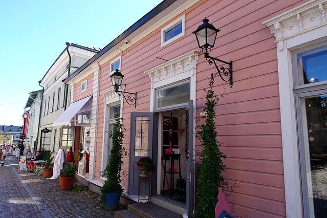 Private National Park and Porvoo Old Town tour from Helsinki - Sipoonkorpi National Park: easy walking and a guide who points things out