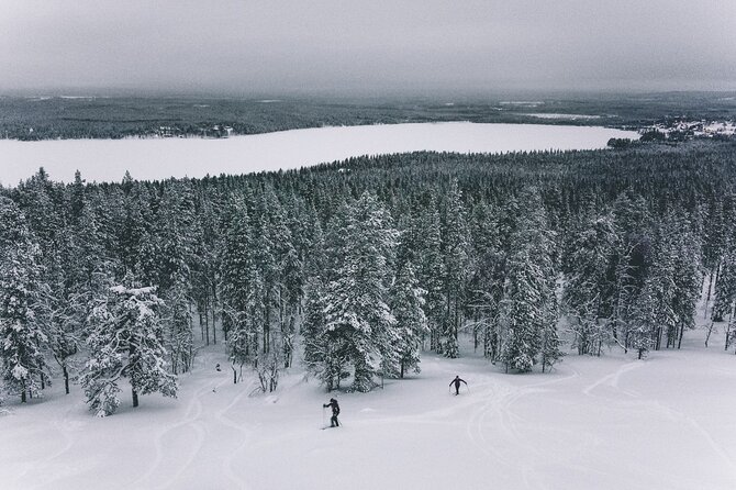 Private Northern Lights Tour With Skis Or Snowshoes in Pyhä - The traditional campsite stop: hot drinks and local camp snacks