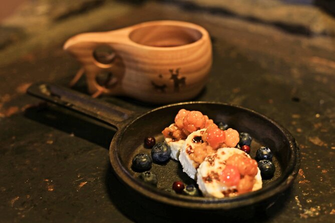 PRIVATE Party dinner in a Glass Igloo Under Northern Lights - Food details that make the meal feel like part of the show