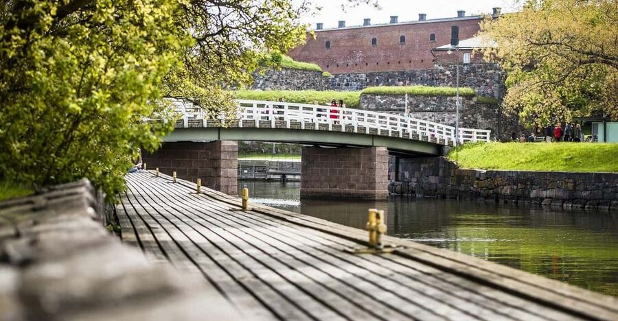 Private tour to Suomenlinna and Helsinki - Helsinki Stops: Senate Square, Finlandia Hall, and Market Square
