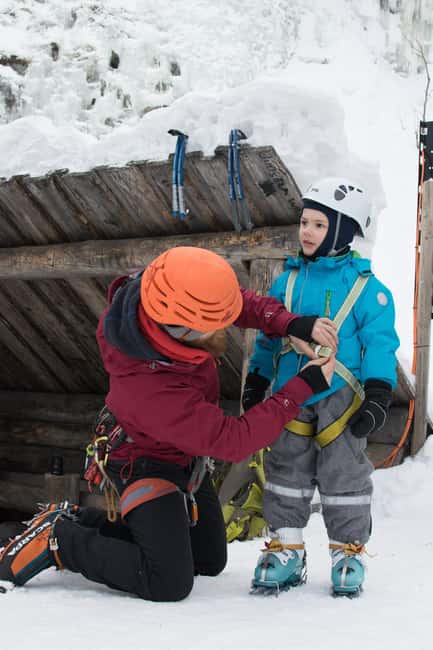 Pyhätunturi: Kid's Ice Climbing Adventure in Finnish Lapland - Climbing time for kids: holds, belay support, and real progress