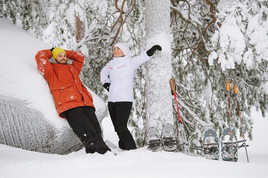 Pyhätunturi: Scenic Snowshoeing Tour in Finnish Lapland - Family-friendly, but with one clear age limit
