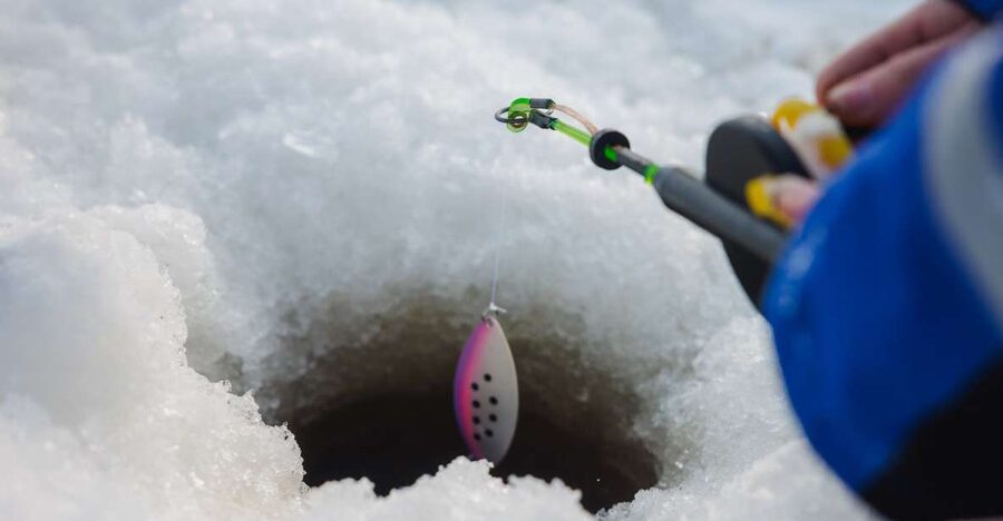 Rovaniemi: Arctic Circle Ice Fishing Experience - From Rovaniemi Pickup to a Frozen-Lake Start in 4 Hours