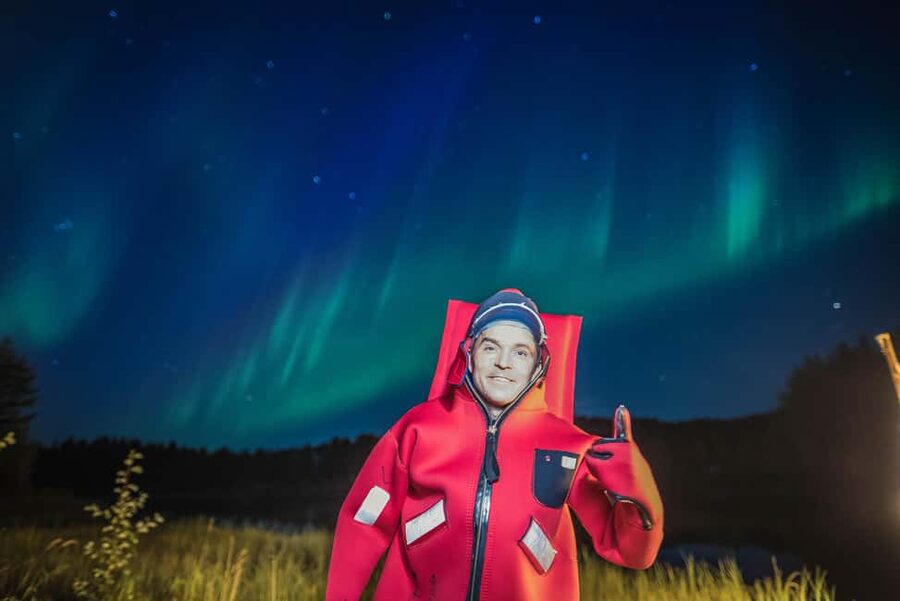 Rovaniemi: Arctic Ice Floating and Northern Lights Tour - Your Thermal Rescue Suit, Warmth and Staying Dry