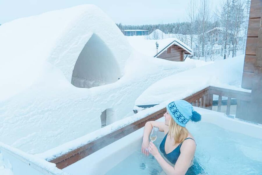 Rovaniemi: Arctic Snow Hotel Tour and Snow Sauna Experience - Key things to know before you go