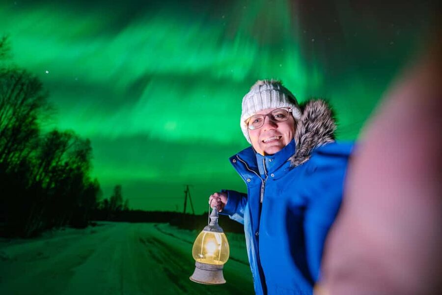 Rovaniemi: Aurora Hunt with Money-Back Guarantee and Photo - Portrait-Style Photos, Phone Tips, and Camera Settings You Can Use Immediately