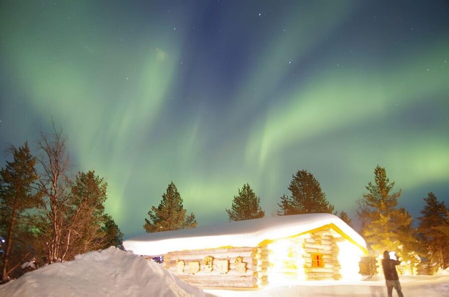 Rovaniemi: Aurora Hunting Tour with Photography by Van - The open-fire Lappish BBQ, and when the meal can change