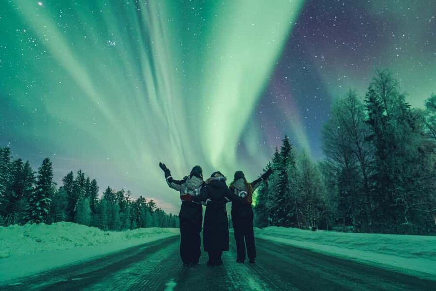 Rovaniemi: Discover the Northern Lights Photography Tour - Key things to know before you go