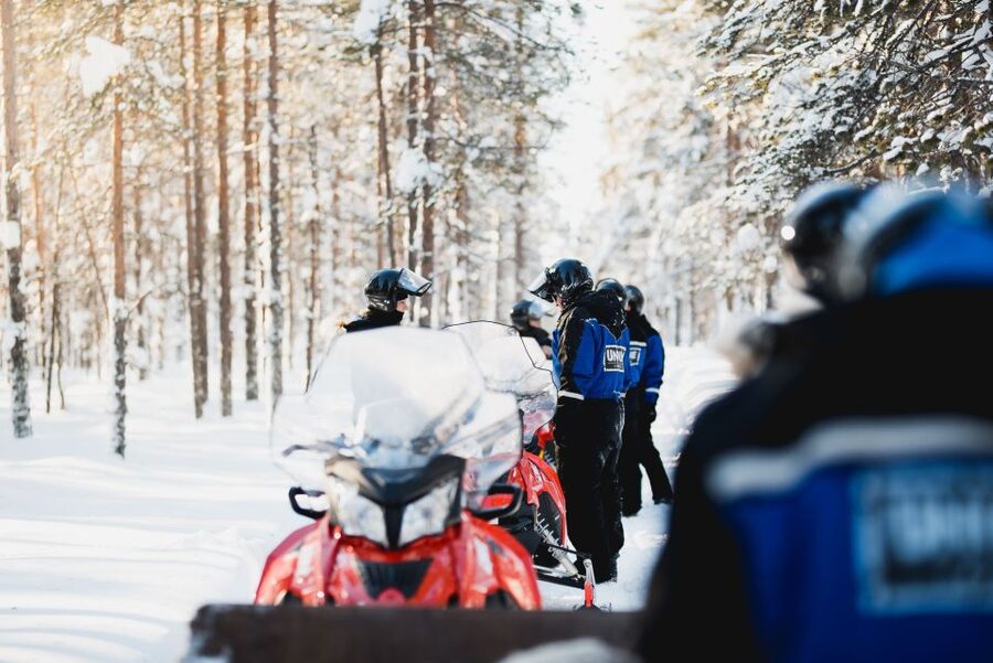 Rovaniemi: Easy Snowmobile Safari - Family-friendly snowmobile time: kids in the sled, adults on the snow