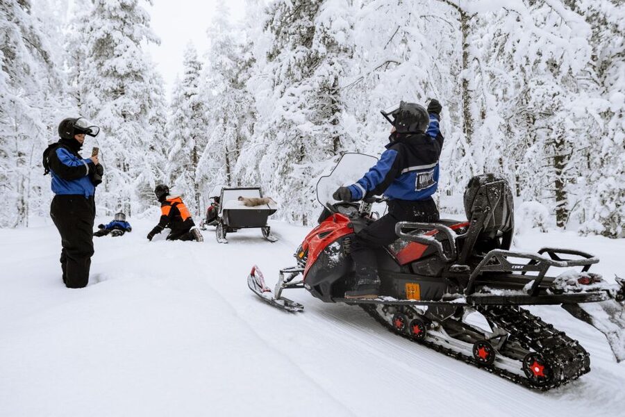 Rovaniemi: Easy Snowmobile Safari - Warm gear, helmets, and the cold-weather reality check