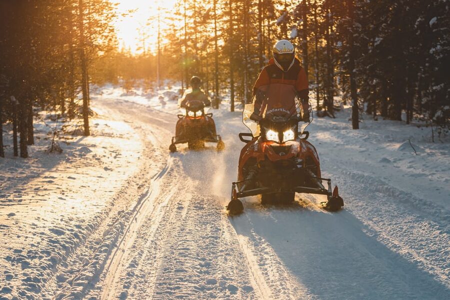Rovaniemi: Family Snowmobile Trip with Guide and Picnic - The campfire BBQ picnic break in the wilderness