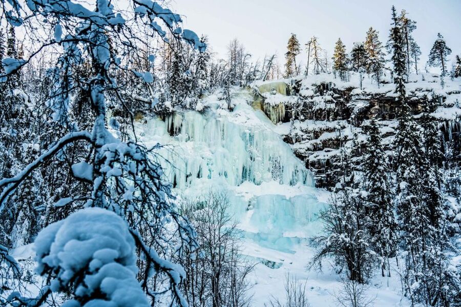 Rovaniemi: Frozen Waterfalls of Korouoma Canyon & Pro Photos - Lean-To Fire, BBQ Lunch, and the Warm Reset