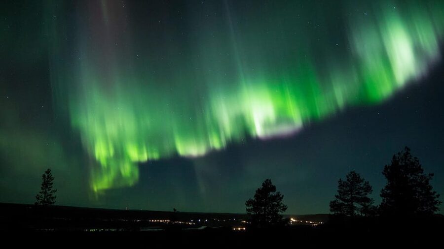 Rovaniemi: Guaranteed Aurora Hunting Tour with Local Guide - Small group means you get answers, not just company