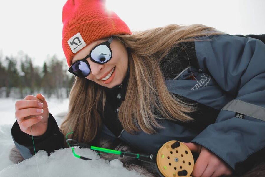 Rovaniemi: Guided Ice Fishing Experience - What’s Included: Gear, Winter Clothing, Transfers, and Hot Drinks