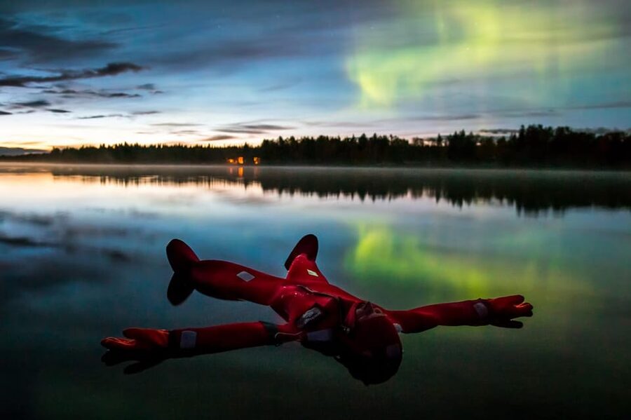 Rovaniemi: Ice Floating Experience - Rovaniemi Ice Floating, quiet Lapland on a frozen lake