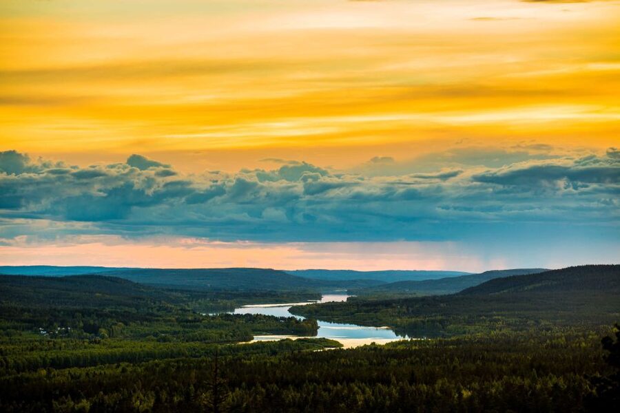 Rovaniemi: Midnight Sun Photography Tour - Stop 1: the first viewpoint, 45 minutes for sunset-style colors