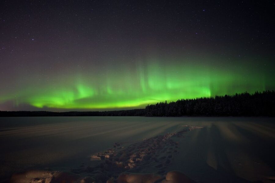 Rovaniemi: Northern Lights Hunting in Lappish old cottage - How the Guide’s Photos Work, and What Your Camera Can Do