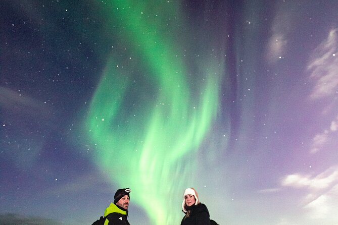 Rovaniemi: Northern Lights Pro Guaranteed - Unlimited (PRIVATE) - Food and warmth: reindeer sausages, hot drinks, campfire