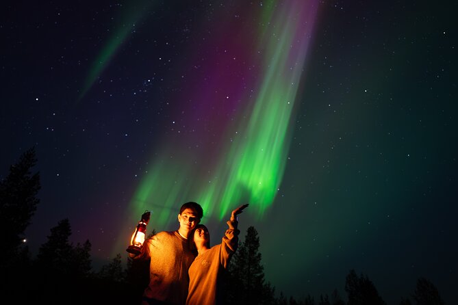 Rovaniemi: Northern Lights Small Group Money-Back Guarantee - Guides and energy: why names keep coming up