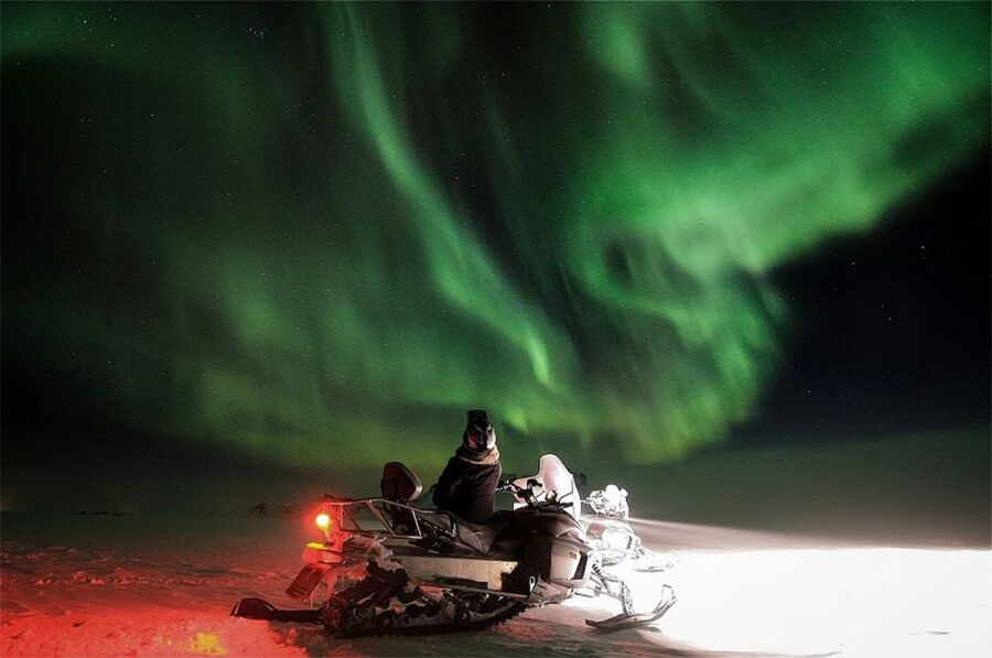 Rovaniemi: Northern Lights Snowmobile Hunt - Who this northern lights snowmobile hunt suits best