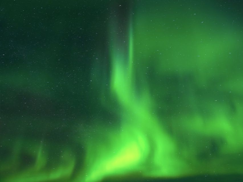 Rovaniemi: Northern Lights Tour with Guaranteed Sightings - The Aurora hunting system, Command Center to cross-border chasing