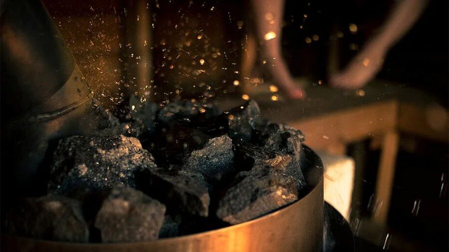 Rovaniemi: Northern Lights Trip with Arctic Sauna & Jacuzzi - Price and Value, Is $101 Worth It in Lapland Winter Time?