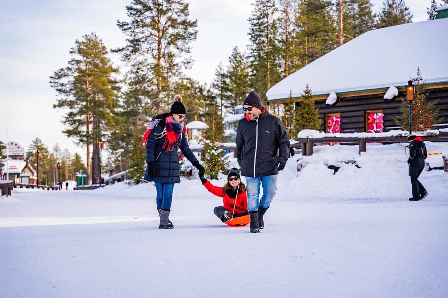 Rovaniemi: Private Pro Photoshoot in Santa Claus Village - What you can do after the shoot, including meeting Santa