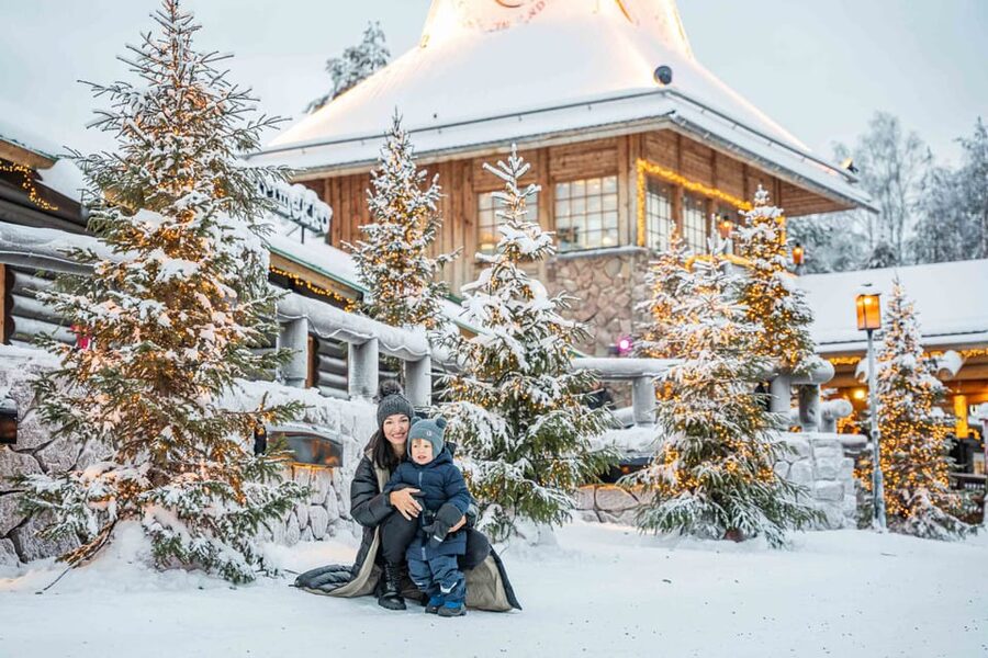 Rovaniemi: Private Pro Photoshoot in Santa Claus Village - Who this private photoshoot is best for