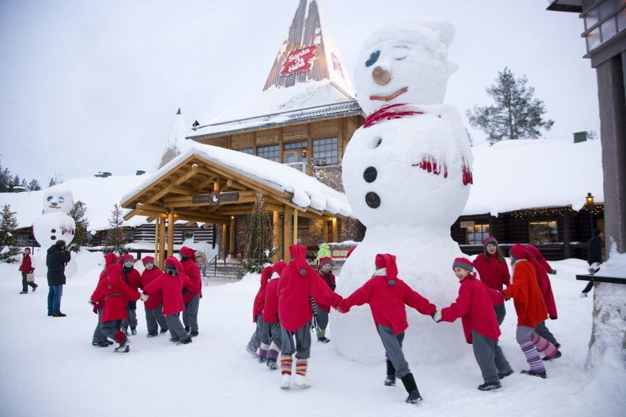 Rovaniemi: Santa Claus Village and Arctic Circle - Crossing the Arctic Circle: the white line moment you will actually keep