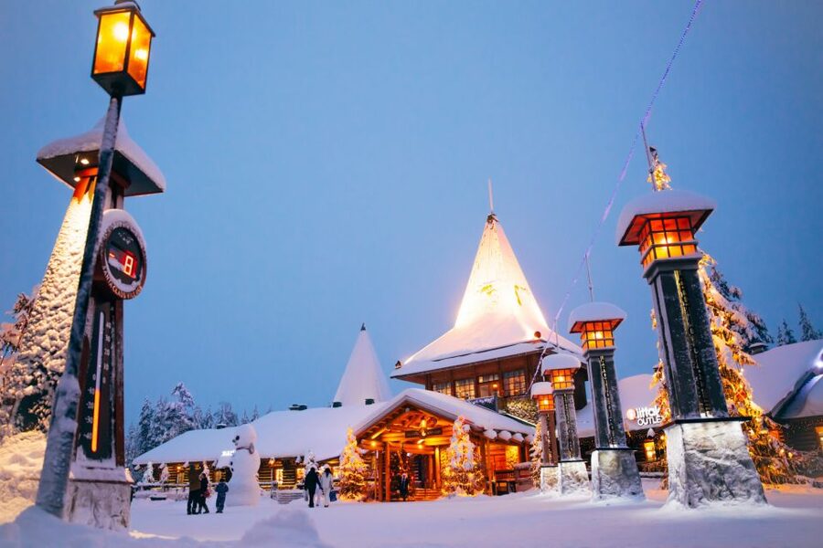 Rovaniemi: Santa’s Village & Snowmobiling to Reindeer Farm - Lunch, hot drinks, and staying warm during a 6.5-hour winter sprint