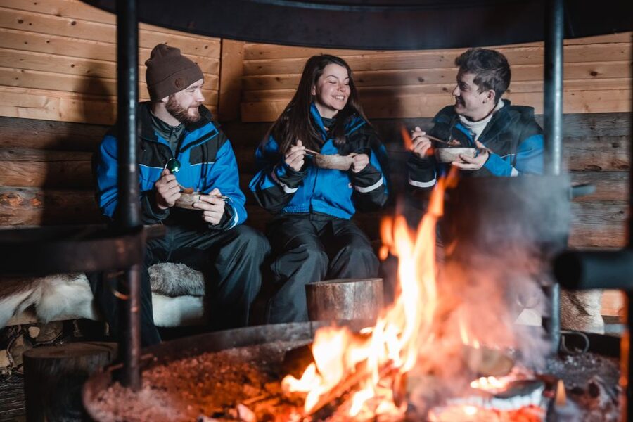 Rovaniemi: Snowmobile and Ice Fishing Adventure with Lunch - The 5-hour flow: snowmobile first, ice fishing second