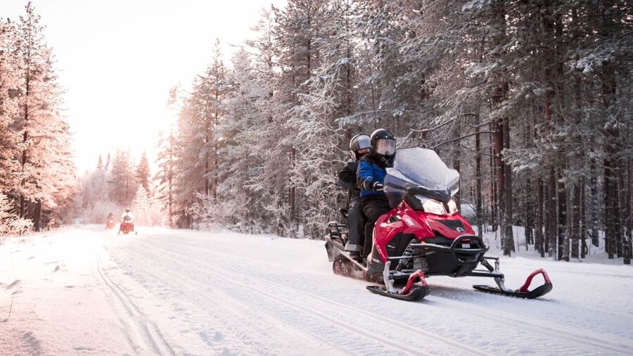 Rovaniemi: Snowmobile Safari into the Arctic Circle Forest - How the snowmobile riding works, from safety briefing to actual throttle time