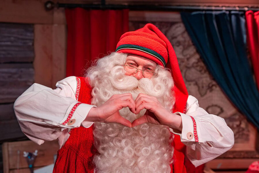 Rovaniemi: Tour to Santa Claus Village with Hotel pick up - Hotel Pickup in Rovaniemi: Easy Start, Tight Timing