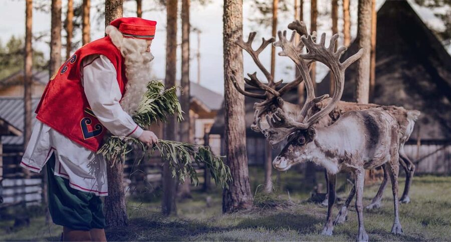 Rovaniemi: Tour to Santa Claus Village with Hotel Transfer - Browse the Shops: Finnish Design Souvenirs Without the Rush