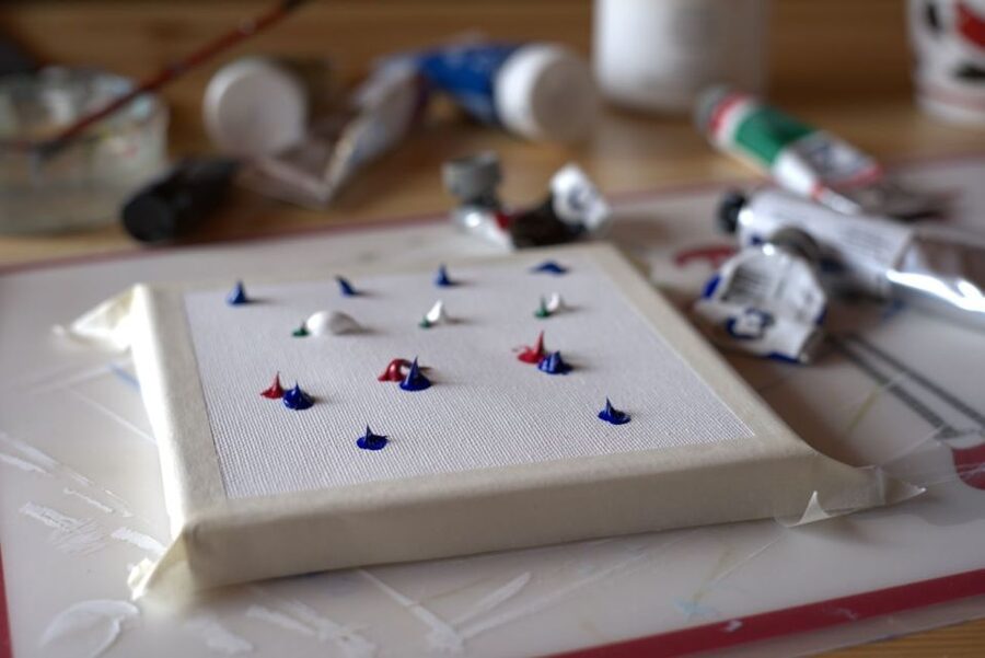 Rovaniemi: Workshop - Aurora painting - From hotel pickup to your finished canvas, how the 2.5 hours works