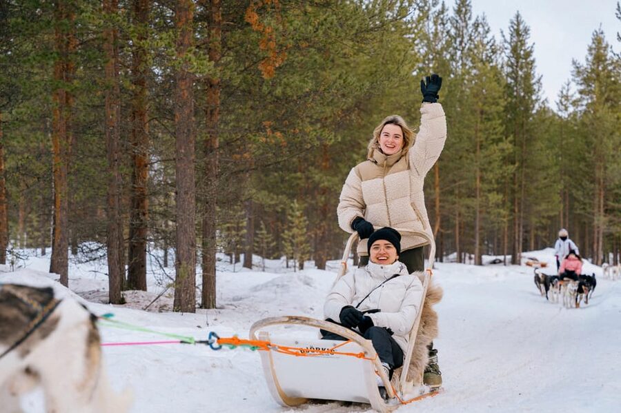 Saariselkä: 10KM Husky Safari with kennel visit - Your 10 km sled ride: what it feels like to be the driver